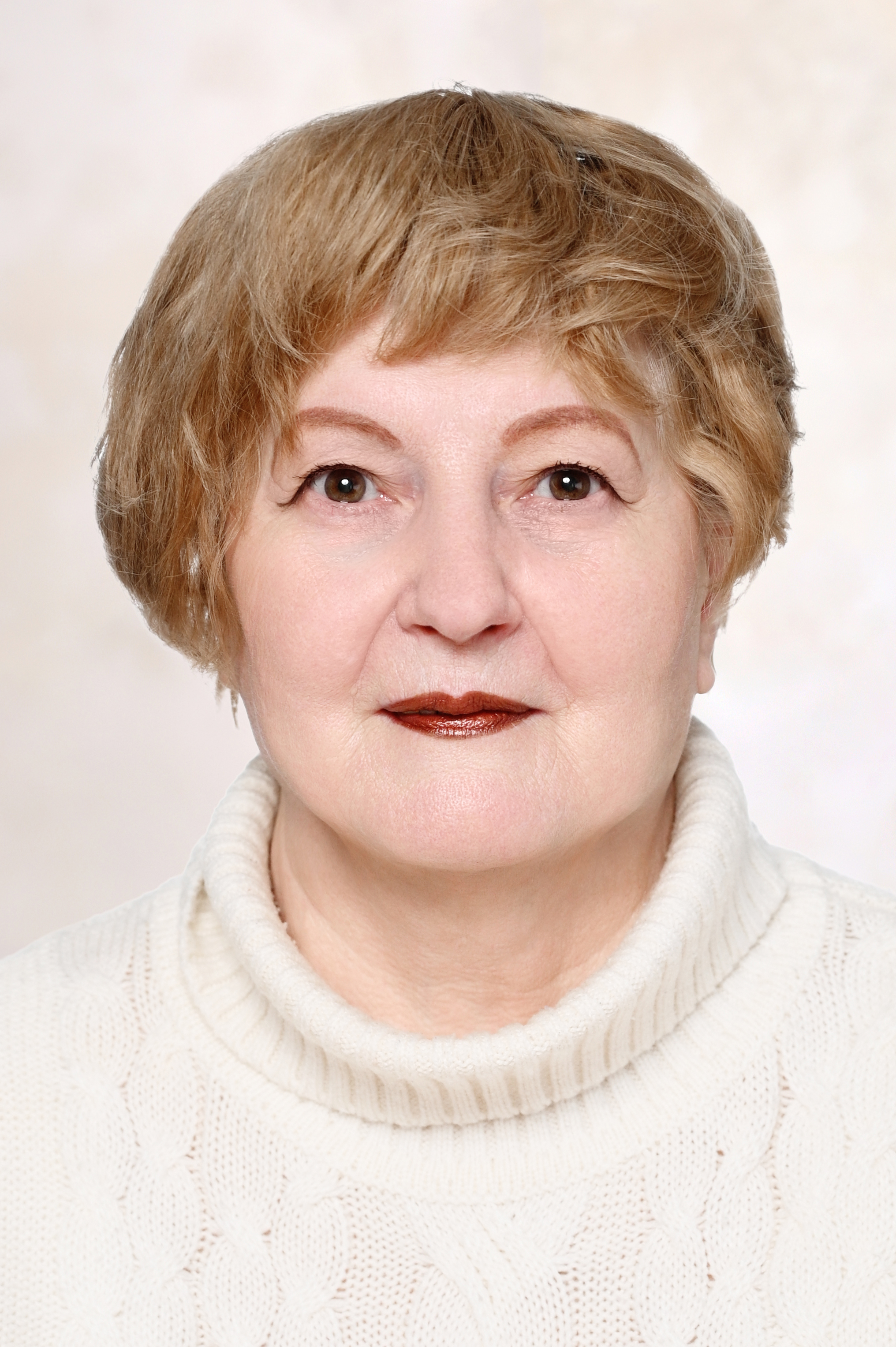Ополева Валентина Николаевна.